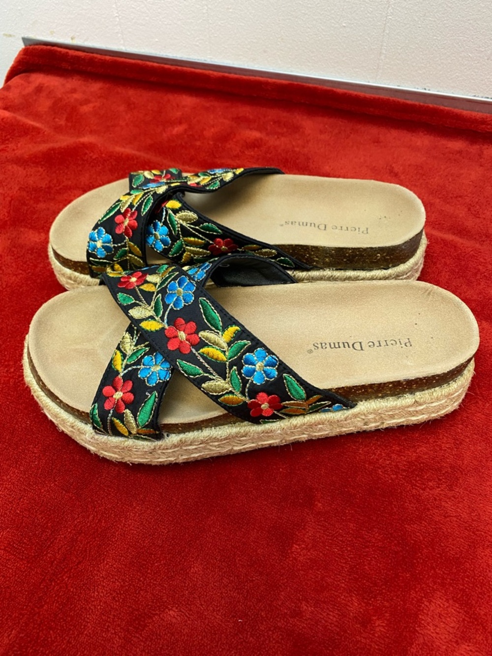 Pierre Dumas Sandals Floral Embroidery & Black Platform Sandals Women's Size 8